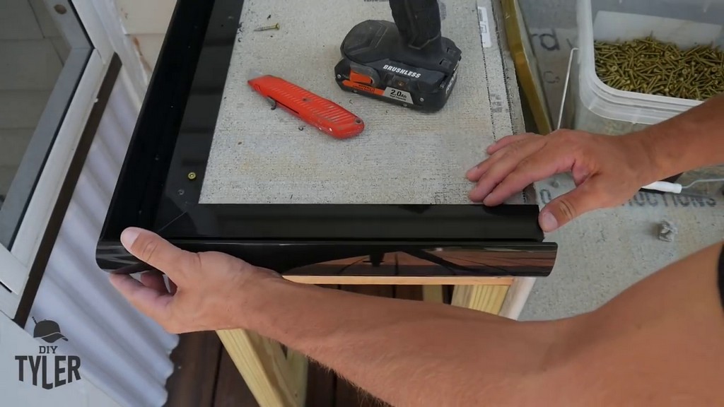 snapping z countertop forms into place