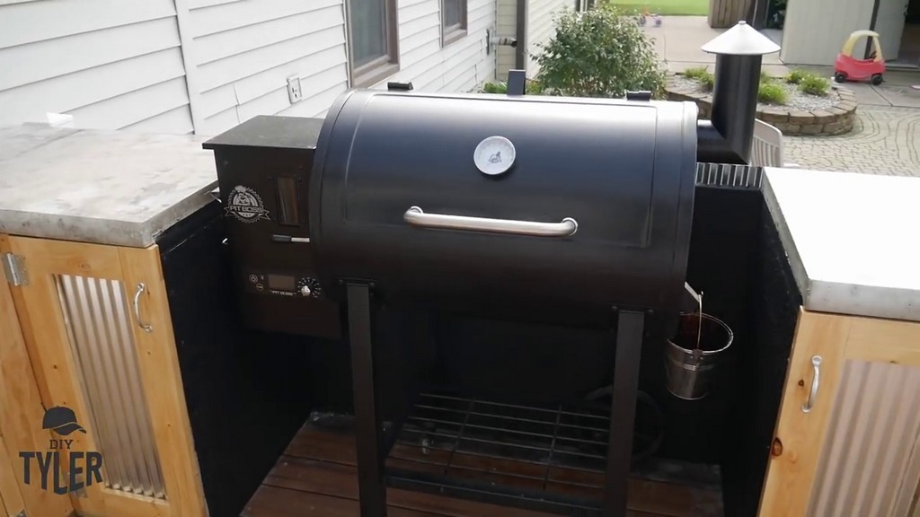 completed DIY outdoor kitchen