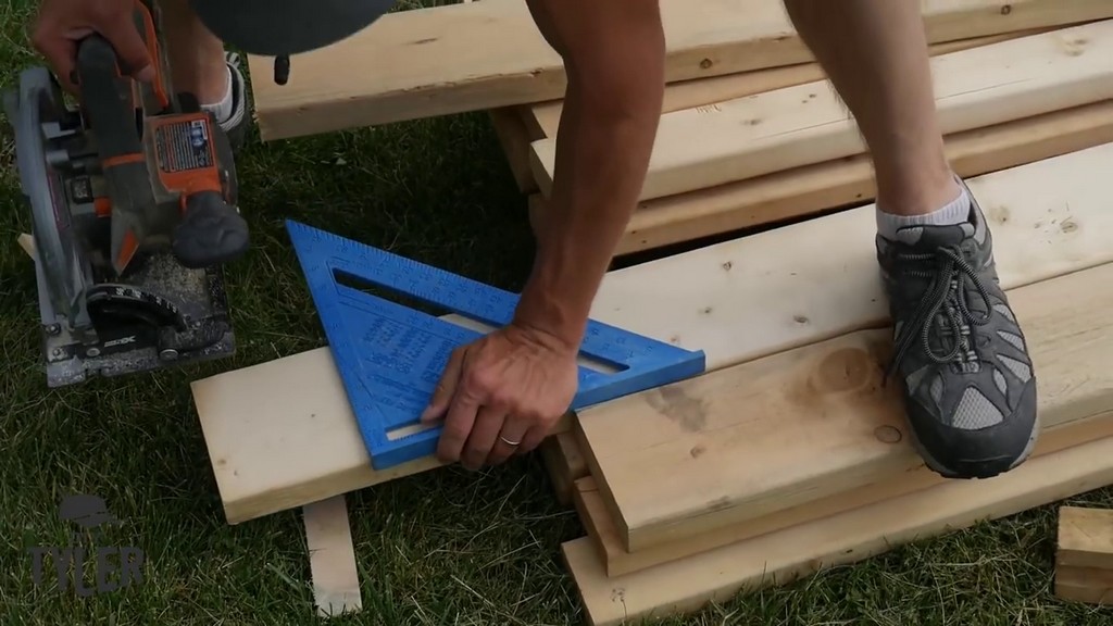 cutting 2x4s with circular saw