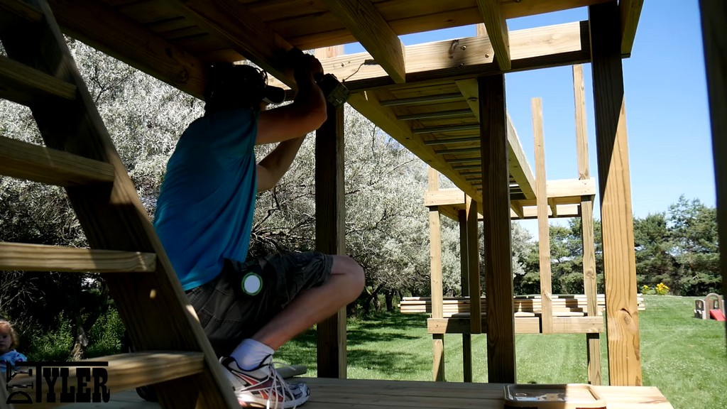 fastening 4x4 posts for diy deck railing