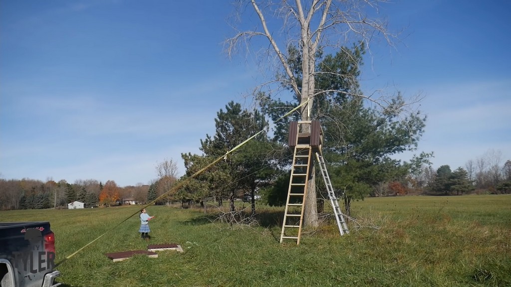 DIY 2x4 Deer Stand with Box Blind for Deer Hunting - DIYTyler