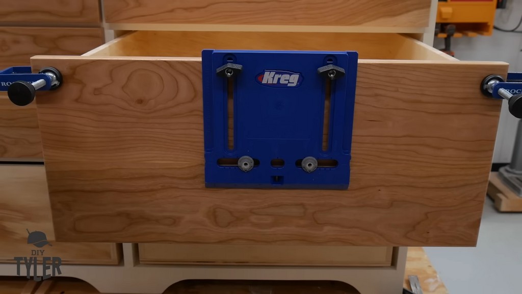 KREG cabinet front jig