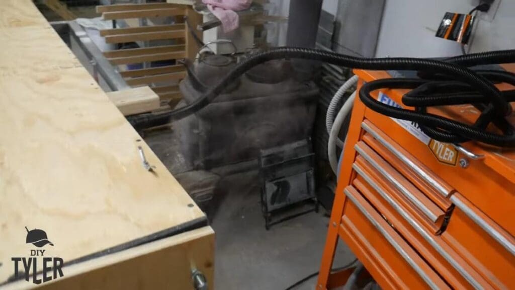 steam generator producing steam clouds from steam box
